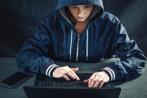 EXCLUSIVA- El pirata informático de Endesa: «Este hackeo nunca se ha visto hasta ahora. Nadie ha hecho nada parecido»